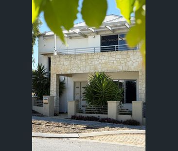 Stylish Retreat - Photo 1