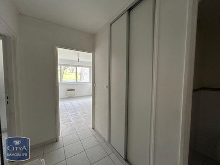 Location Appartement 1 pièce 37m² LA CHAUSSEE ST VICTOR 41260 - Photo 4