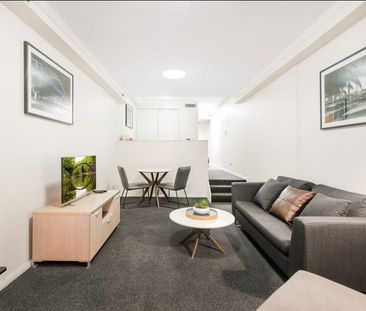 Fully Furnished - Spacious Studio Home - Photo 6