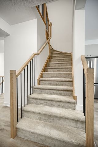 For Lease - 125 Lyall Stokes Circle, East Gwillimbury, Ontario - Photo 2