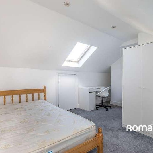 Tenth Avenue, Bristol, Gloucestershire, BS7 - Photo 1