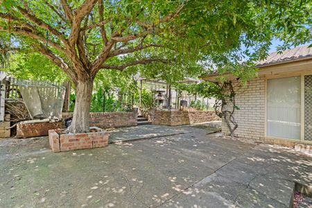 22 Charles Place, Mount Annan NSW 2567 - House For Rent | Domain - Photo 5