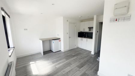 Studio to rent - Photo 3