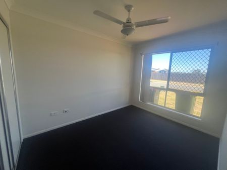 Your Next Family Home Awaits in North Mackay! - Photo 2