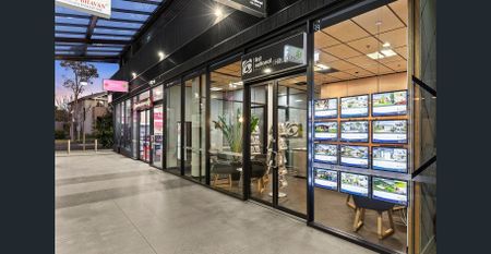 LOCATED CLOSE TO PUBLIC TRANSPORT AND SHOPS - Photo 5