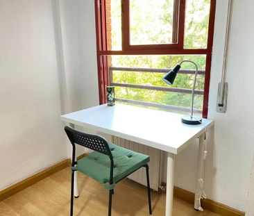 Calle del Cabo Machichaco, Madrid, Community of Madrid 28053 - Photo 6