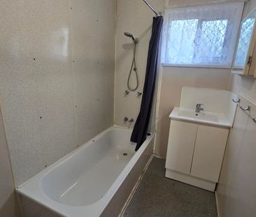 27 Sean Street, Riverview, Qld 4303 - Photo 5