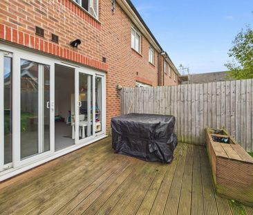 2 bedroom terraced house to rent - Photo 4