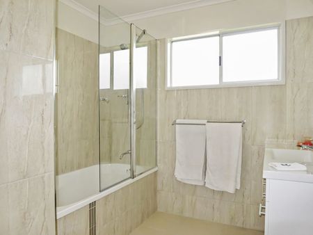 Family home in ideal location! - Photo 5