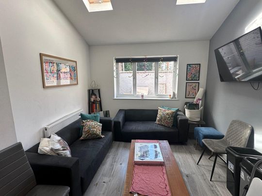 Severn Street (8 bed) - Photo 1