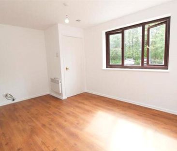 2 bedroom house to rent Mendelssohn Grove, Browns Wood, Milton Keyn... - Photo 6