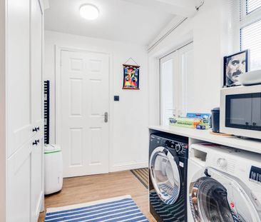 3 Bed Terraced House, Culcheth Lane, M40 - Photo 4