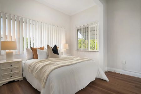 Charming Renovated Home in a Prime Carlton Location - Photo 4