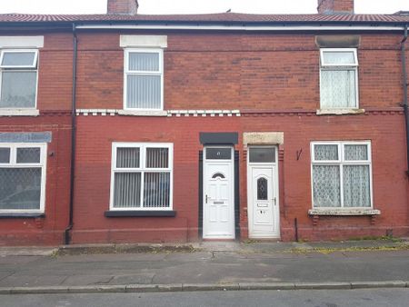 3 bedroom terraced house to rent - Photo 4