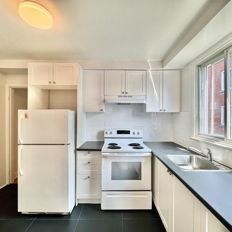 3.5 et 4.5 à louer à quelques minutes du Métro Côte-Vertu - Photo 1