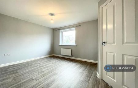 3 bedroom semi-detached house to rent - Photo 3