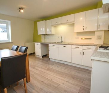 2 bedroom maisonette to rent - Photo 5