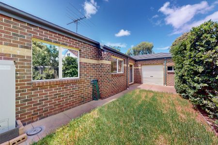 Modern 3-Bedroom Villa in Prime Avondale Heights Location - Photo 3