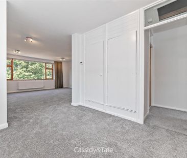 4 bedroom detached house to rent - Photo 2