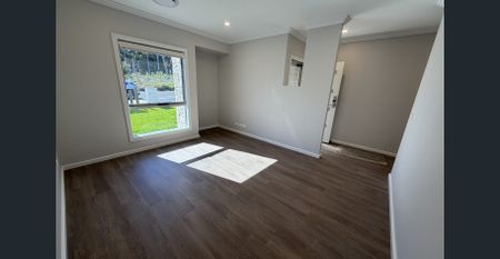 BRAND NEW, IMPRESSIVE 3-BEDROOM HOME! - Photo 4