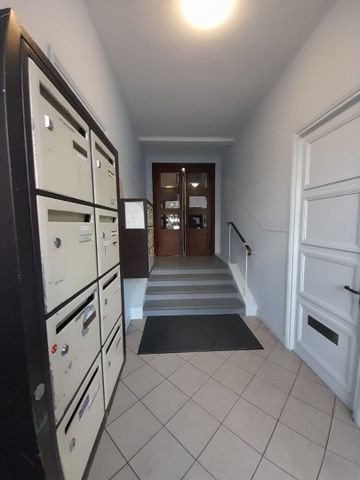 F2 ENTIEREMENT RENOVE - PROCHE RIVES DE L'ORNE - Photo 3