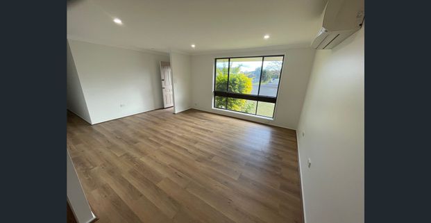 Ultra Modern - Photo 1