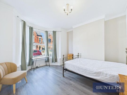 1 bedroom in a house share to rent - Photo 1