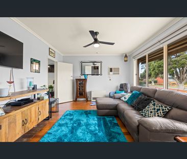 24 Hitchcock Street, Breakwater, Vic 3219 - Photo 4