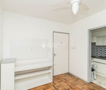 Apartamento com 1 quarto e 32m² para alugar em Vila Ipiranga, Porto... - Photo 1