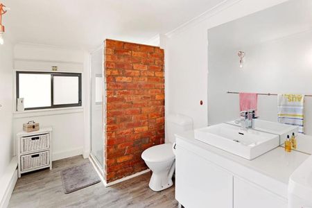 8 Dow Street, South Melbourne VIC 3205 - House For Rent | Domain - Photo 4