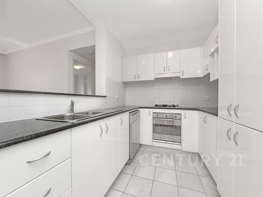 Big Floor Plan Two Bedroom Apartment with A&sol;C&comma; Moments to Foreshore&period; - Photo 1