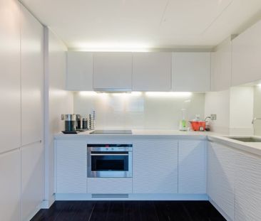 1 Bed Flat, Pan Peninsula Square, E14 - Photo 4