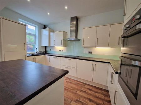 3 bedroom semi-detached house to rent - Photo 4