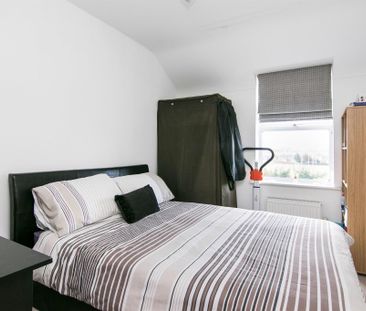 The Ridings, Prenton - Photo 2