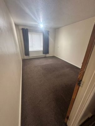 1 bed Flat - To Let - Photo 1