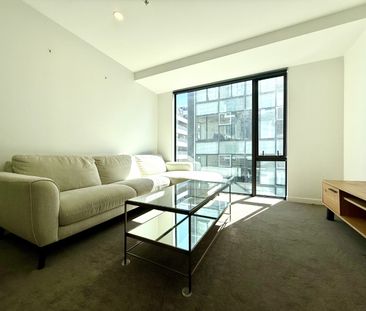 Modern 1 Bedroom Apartment in Te Aro - Photo 1