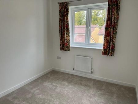 3 bedroom semi-detached house to rent - Photo 4