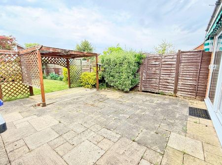 3 bedroom semi-detached house to rent - Photo 2