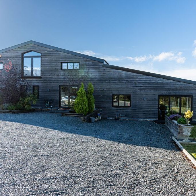 4 bedroom detached house to rent - Photo 1