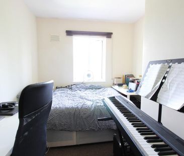 5 bedroom detached house to rent - Photo 2