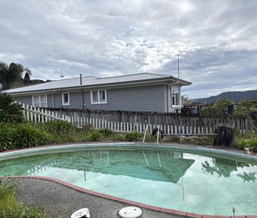 FAMILY HOME - FULLY FENCED - Photo 6