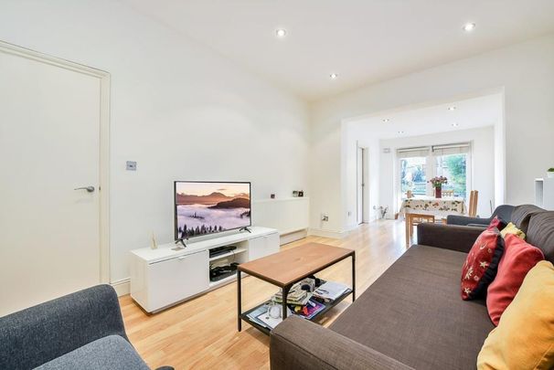 2 bedroom flat to rent - Photo 1