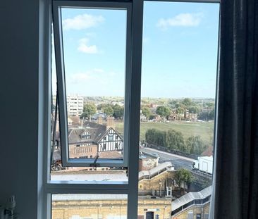 Room in a Shared Flat, Adenmore Road, SE6 - Photo 6