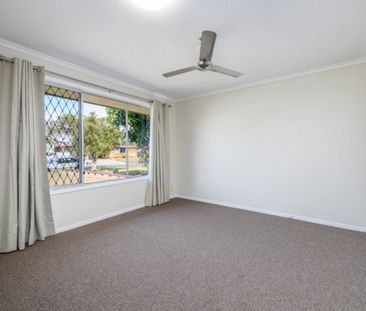 27 Vaggelas Crescent, Biggera Waters - Photo 5