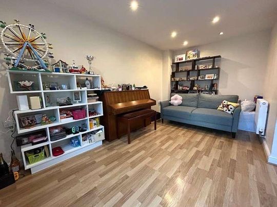 Austin Way, Bracknell, Berkshire, RG12 - Photo 1