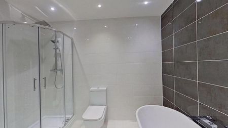 3 bedroom flat to rent - Photo 4