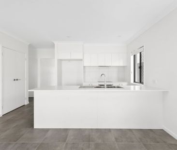 Stunning Brand-New Home in North Harbour Estate, Burpengary - Photo 6