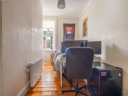 4 bedroom terraced house to rent - Photo 3