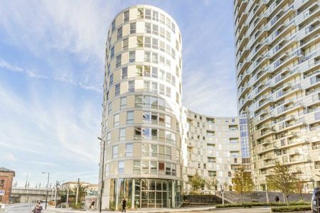 Biscayne Avenue, Canary Wharf, E14 - Photo 2