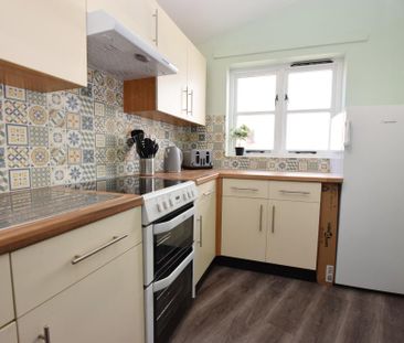 1 bedroom in a house share to rent - Photo 3